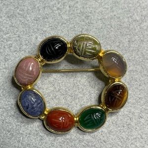 Scarabs In An Oval Semi Precious Carved Stones Set In A Gold Tone Brooch Vintage